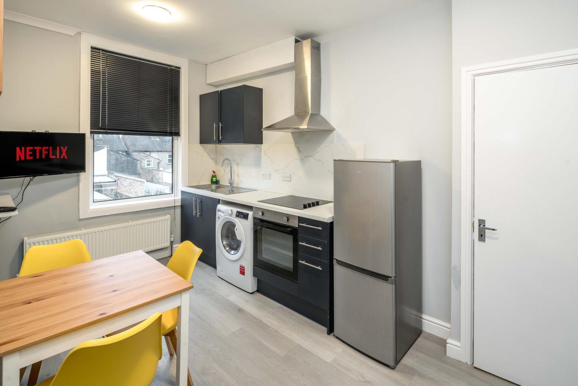 Free Parking, 2 Beds,Close To Train Station Bedford Exterior photo